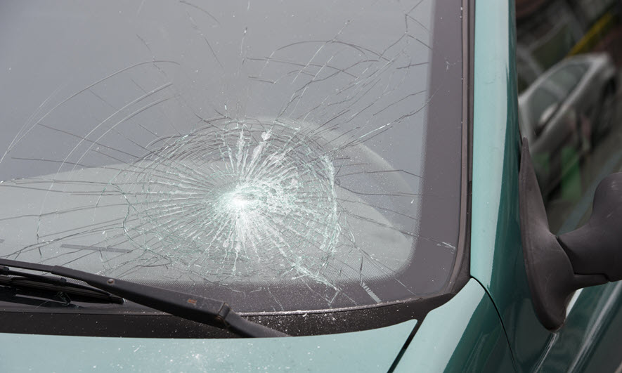 Choosing the Best Auto Glass Repair in Fresno